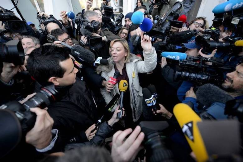 A virada do ano trouxe mais esperança para todos os fãs de Michael Schumacher. De acordo com informações de Sabine Kehm, empresária do ex-piloto, o alemão teve uma noite tranquila e sua condição é estável na UTI A virada do ano trouxe mais esperança para todos os fãs de Michael Schumacher. De acordo com informações de Sabine Kehm, empresária do ex-piloto, o alemão teve uma noite tranquila e sua condição é estável na UTI