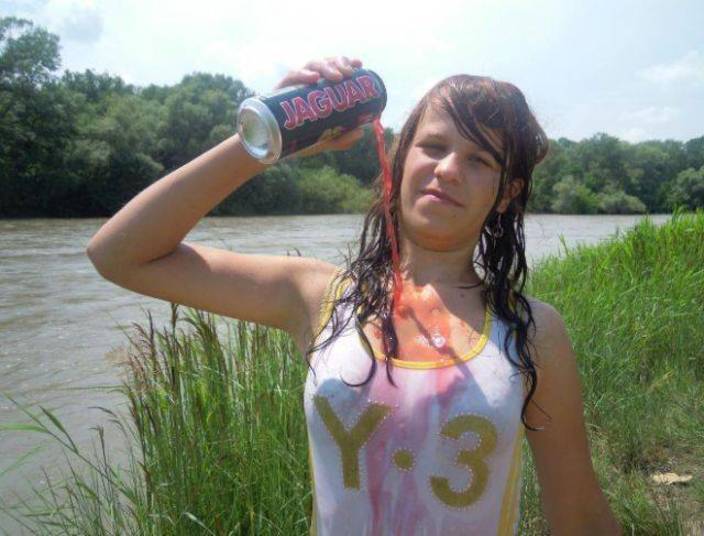 Moça, essa é sua ideia de sensualizar?