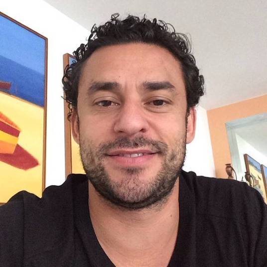 O artilheiro Fred também está bastante animado. Horas antes da reapresentação, ele já havia falado sobre a expectativa de voltar aos treinos em sua conta no Instagram. O jogador não comentou a decisão do STJD de rebaixar a Portuguesa e livrar o clube carioca, mas certamente está aliviado em poder disputar a elite do futebol nacional novamente.— Estava morrendo de saudade do Rj. #casa Devoltaaotrampo #pretemporada #flusao14