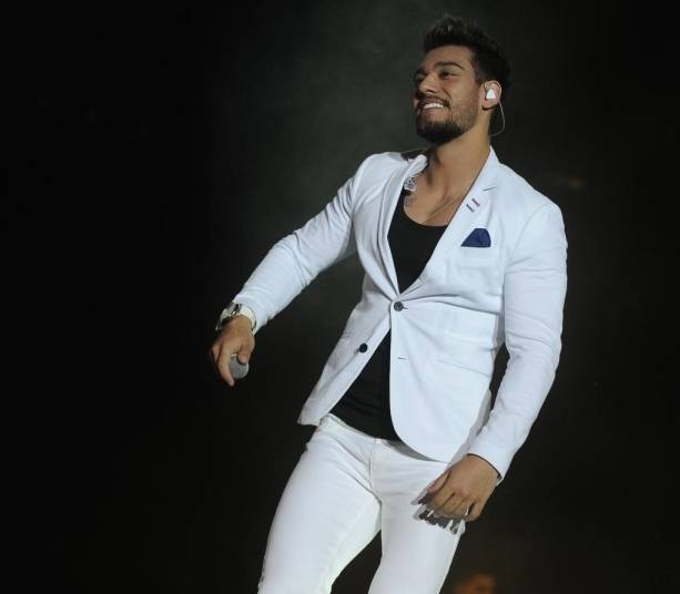 Lucas LuccoA revelação de 2013 era modelo antes de se dedicar à música sertaneja. Está explicado o físico definido. Sabendo que está com o corpo em dia, Lucas Lucco abusa de uma roupa justa. E não é só a calça