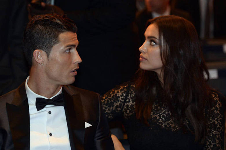 A estonteante Irina Shayk, namorada de Cristiano Ronaldo, ficou um tanto apagada na festa da Fifa