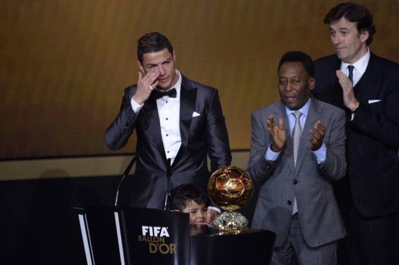 Esta é a segunda vez que Cristiano Ronaldo fatura a Bola de Ouro. Em 2008, ainda no Manchester United, o português superou Lionel Messi e Fernando Torres