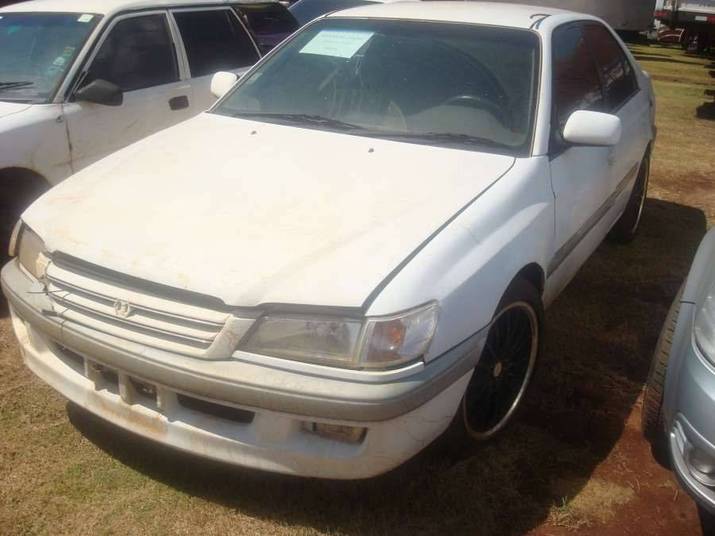 Destinado apenas para pessoas jurídicas, os dez primeiros
lotes apresentam pacotes com maior quantidade de veículos. O primeiro lote do
edital é composto por dois Toyota Corolla, do tipo perua, um 1990 e outro 1989;
um Toyota Corona 1998 e um Volkswagen Golf 2008. O pacote completo sai pelo valor
mínimo de R$ 10,5 mil