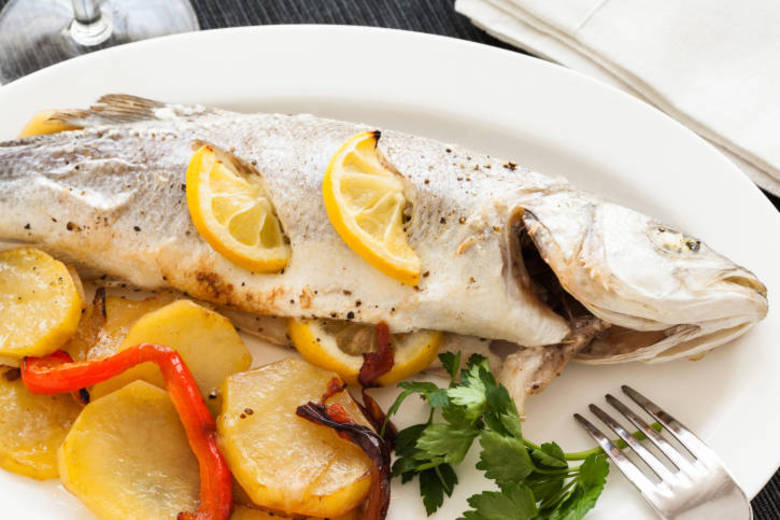 Uma dieta rica em ômega 3 – presente nos peixes – pode diminuir drasticamente o risco de uma pessoa desenvolver problemas de visão em idades avançadas