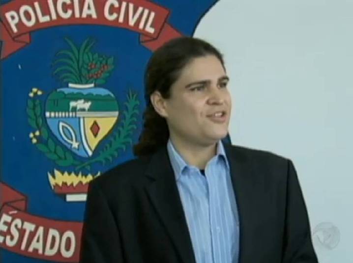 Laura tem atuação considerada firme nas operações de combate à criminalidade promovidas 
pela Polícia Civil, onde ingressou há cerca de quatro anos, Foi 
delegada titular das cidades de Trindade e Senador Canedo, ambas na 
região metropolitana de Goiânia. Também atuou como coordenador do grupo 
especial de repressão a narcóticos da cidade de Porangatu, no Norte de 
Goiás