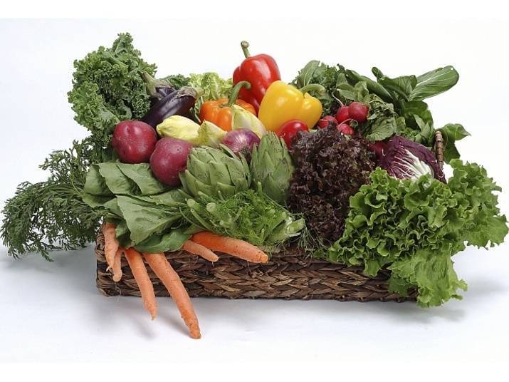 Vegetais escuros como agrião, brócolis e alface são ricos em fibras e em antioxidantes que são essenciais para desinchar 