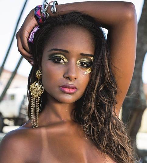 Aline Prado, ex-globeleza, é a capa de fevereiro da Playboy, que vai chegar às bancas na terça-feira (11)