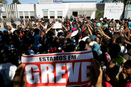 Os trabalhadores estão em greve desde quarta-feira (5)