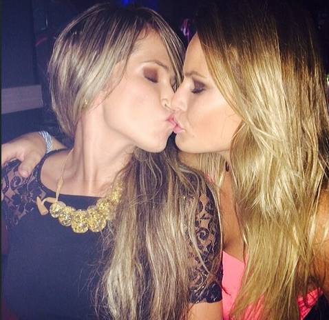 fani e natalia se beijam, são clicadas beijando de lingua mas não estão namorando - www.bombounaweb.net - Reprodução/Instagram fani e natalia se beijam, são clicadas beijando de lingua mas não estão namorando - www.bombounaweb.net - Reprodução/Instagram