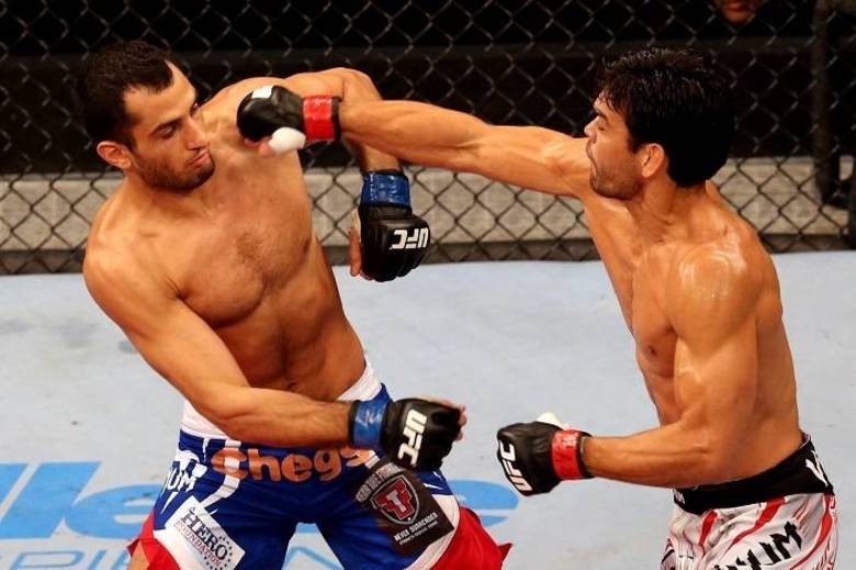 Lyoto Machida fez a segunda luta em sua nova categoria dos médios (84 kg) do UFC, contra o iraniano naturalizado holandês Gegard Mousasi, no UFC Fight Night 36, em Jaraguá do Sul, Santa Catarina. Após cinco rounds de muitas trocação, o brasileiro venceu por pontos