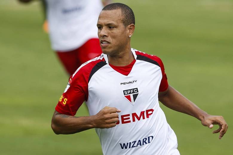 Com as recentes baixas de Fred, Luis Fabiano foi colocado em pauta pelos jornalistas para ser o camisa 9 da seleção