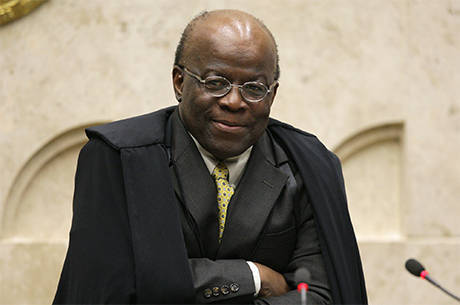 Joaquim Barbosa quer que a PGR explique quebra de sigilo