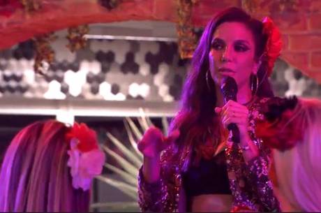 Ivete Sangalo brinca com os confinados