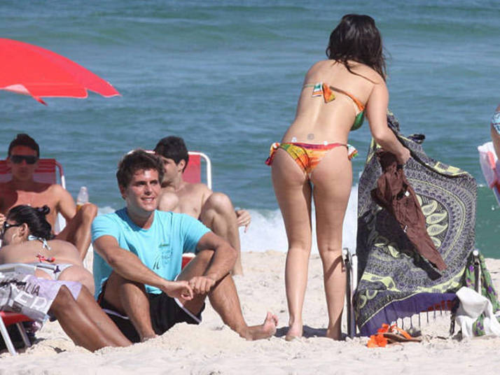 Dar 'confere' em amigos e amigas vale? Para Thiago Glagliasso, irmão de Bruno Gagliasso, sim! Dar 'confere' em amigos e amigas vale? Para Thiago Glagliasso, irmão de Bruno Gagliasso, sim!