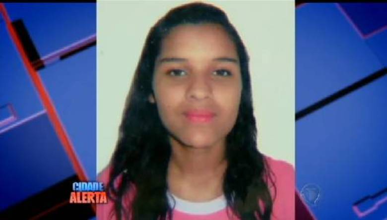 Estér Bueno, de 18 anos,
desapareceu no dia 16 de fevereiro em Mogi das Cruzes, na região metropolitana
de São Paulo. Após tentar contato com a garota por telefone, a família começou
a receber mensagens ameaçadoras por celular. O paradeiro ainda não foi
descoberto e a família está aflita Estér Bueno, de 18 anos,
desapareceu no dia 16 de fevereiro em Mogi das Cruzes, na região metropolitana
de São Paulo. Após tentar contato com a garota por telefone, a família começou
a receber mensagens ameaçadoras por celular. O paradeiro ainda não foi
descoberto e a família está aflita