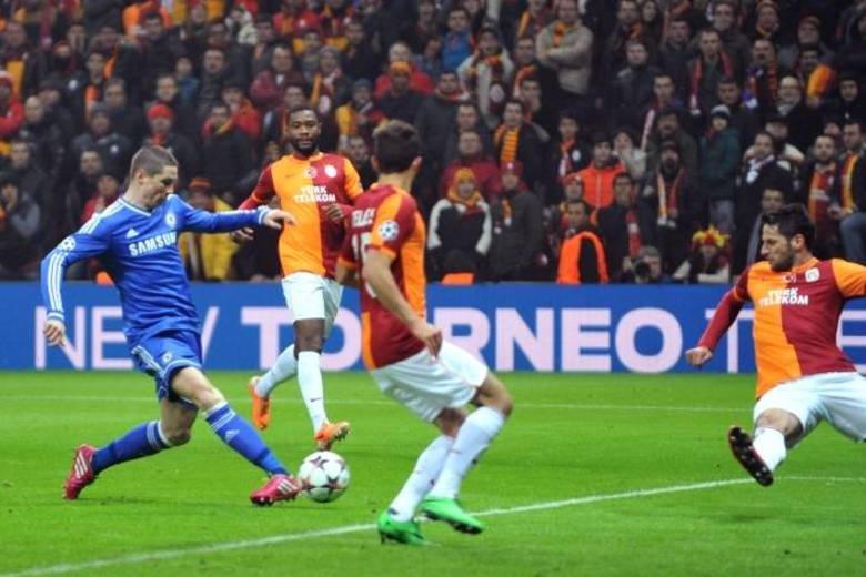 Na Turquia, o Chelsea arrancou um empate em 1 a 1 como Galatasaray e agora joga por uma vitória simples no jogo de volta, em Londres. O jogo marcou o reencontro de Didier Drogba com os Blues, mas quem brilhou foi o contestado Fernando Torres. O espanhol abriu o placar aos oito minutos após jogada do compatriota Azpilicueta