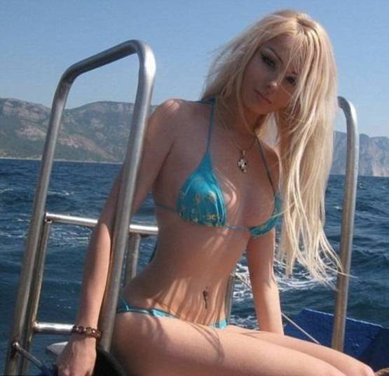 Valeria Lukyanova fugiu do país. Com o a pancadaria rolando solta na Ucrânia, a Barbie humana postou em sua conta na rede social do leste europeu que seu país de origem agora é outro. Ela pode ter ido para os EUA
