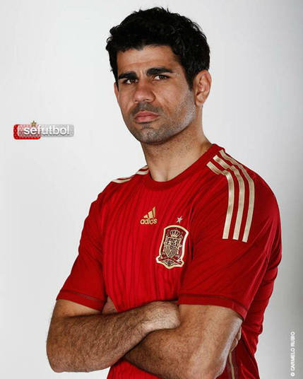 EspanhaContra a Itália, nesta quarta-feira (5), Vicente del Bosque terá finalmente a
 oportunidade de testar o brasileiro naturalizado Diego Costa (foto) como centroavante da equipe. Se tudo
 correr dentro do esperado, o sergipano será o titular no Mundial, 
embora Negredo, do Manchester City, esteja muito bemEstadão Conteúdo