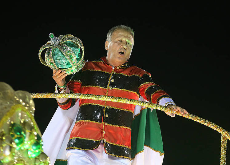 O Galinho de Ouro e outros craques — como Júnior, Rivelino e Roberto Dinamite — participaram do desfile