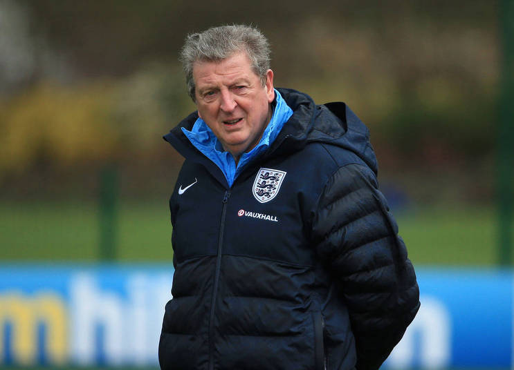 InglaterraRoy Hodgson convocou 30 jogadores para o amistoso contra a Dinamarca, 
nesta quarta, sinal de que ainda não tem um time pronto para a Copa. 
Jovens como Sterling e Shaw estão sendo testados e têm chance de serem 
convocados para o MundialEstadão Conteúdo