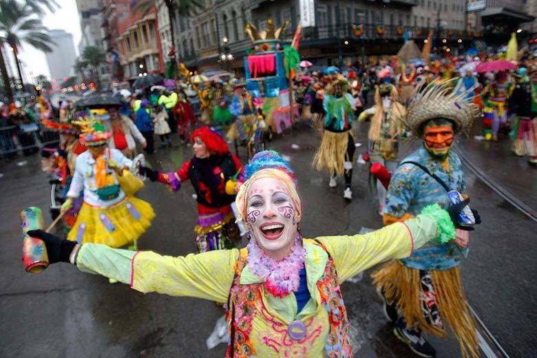Acontece nesta terça-feira (04) o Mardi Gras, um dos Carnavais mais famosos do mundo, em Nova Orleans, nos Estados Unidos. O termo significa 'terça-feira gorda', em francês