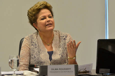 Dilma quer garantir vida melhor às brasileiras Dilma quer garantir vida melhor às brasileiras