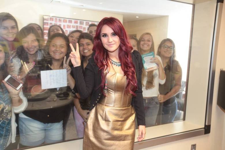 R7: Qual é a sua relação com os fãs brasileiros?Dulce María: Os meus fãs brasileiros são muito especiais, são muito intensos e apaixonados. O Brasil tem me apoiado muito. Toda vez que vou aí, me sinto abençoada, agradecida. Inclusive, passo por aí em setembro, com apresentações em Porto Alegre, São Paulo, Rio, Fortaleza e Belo Horizonte. Estou muito feliz!