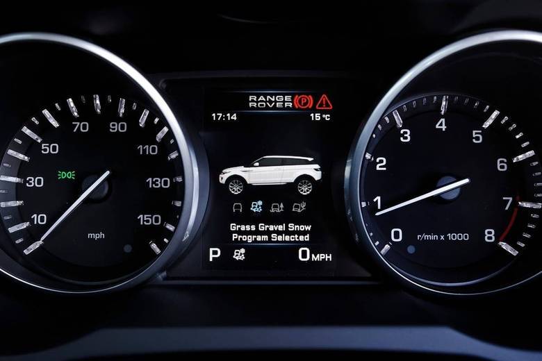 Completo, o computador de bordo permite configurar funções do câmbio, suspensão, transmissão e sistemas de conveniência. Leia a avaliação completaSaiba tudo sobre carros! Acesse R7.com/carrosE confira os melhores preços de novos e usados em r7.icarros.com.br
