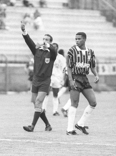 Renato Marsiglia esteve na Copa de 1994, nos EUA. Atualmente é comentarista de TV e torcedor do Grêmio em tempo integral Renato Marsiglia esteve na Copa de 1994, nos EUA. Atualmente é comentarista de TV e torcedor do Grêmio em tempo integral