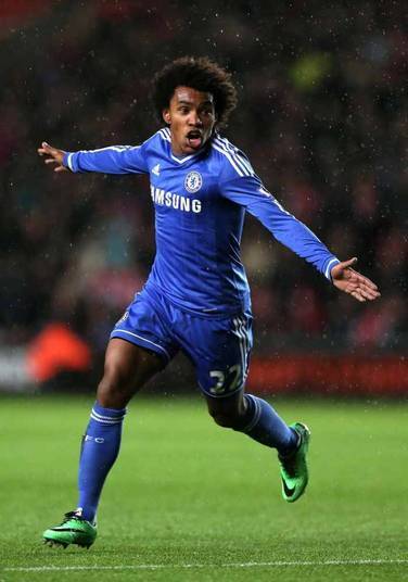 Willian é mais um dos brasileiros convocados que atua no Chelsea. O salário do meia no clube inglês não é divulgado, mas, especula-se que seja algo em torno de R$ 7,5 milhões por temporada (R$ 625 mil por mês)