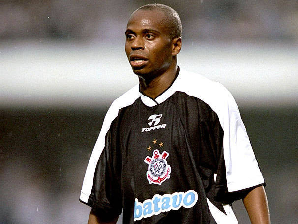 Ídolo do Corinthians é preso na Bahia por não pagar pensão alimentícia