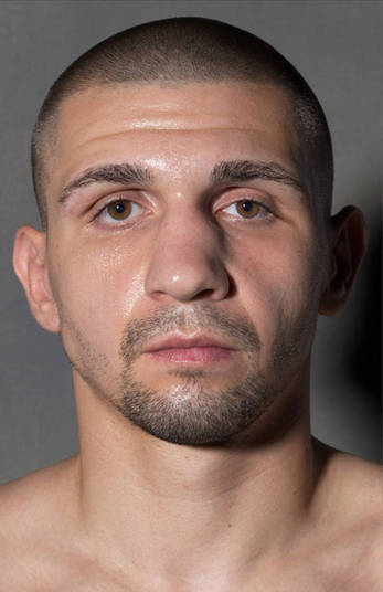 Pavel Wolak é outro da categoria dos meio-pesado, parece um cara tranquilo Pavel Wolak é outro da categoria dos meio-pesado, parece um cara tranquilo