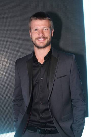 Outro que seria bem disputado é Rodrigo Hilbert. O marido de Fernanda Lima ainda cozinha para agregar mais valor à oferta Outro que seria bem disputado é Rodrigo Hilbert. O marido de Fernanda Lima ainda cozinha para agregar mais valor à oferta