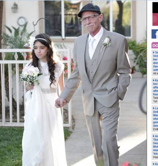 

Com câncer terminal e à beira da morte, Jim Zetz, de 62
anos, simulou um casamento para que sua filha, Josie Zetz, de 11 anos,
pudesse entrar com ele na igreja.  As
informações são do site Daily Mail

