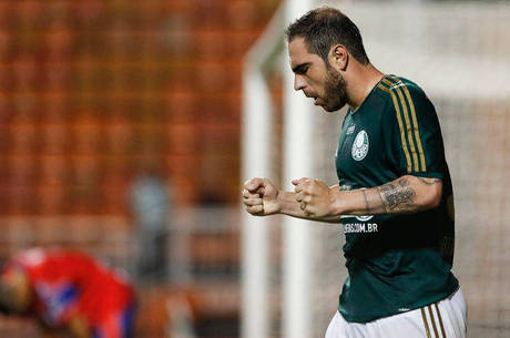 Sem fazer força, Palmeiras vence com dois gols de Bruno César
