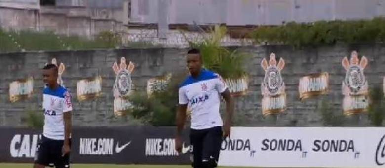 Cléber, zagueiro do Corinthians, além de jogador é pugilista.