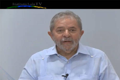 Lula concede entrevista a blogueiros na manhã desta terça-feira
