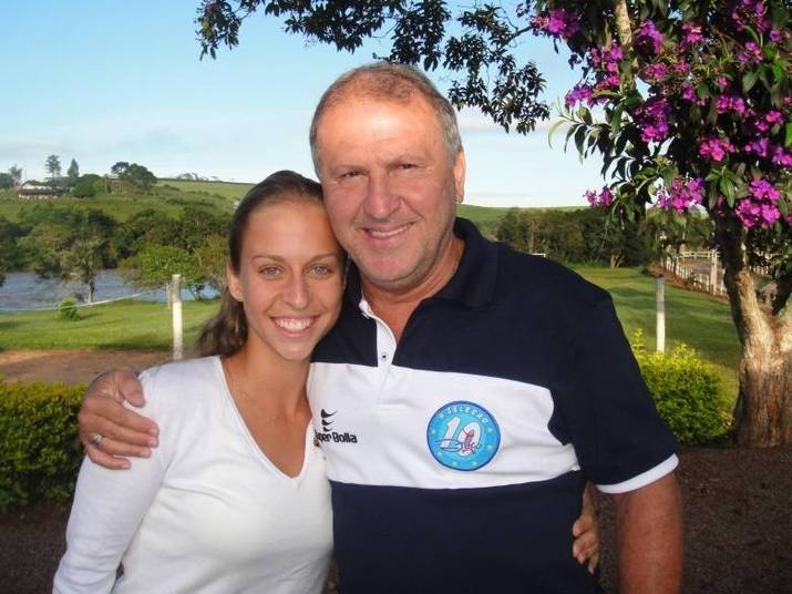 E não esconde também sua paixão pelo futebol, colocando-se como uma fã incondicional de alguns ídolos brasileiros