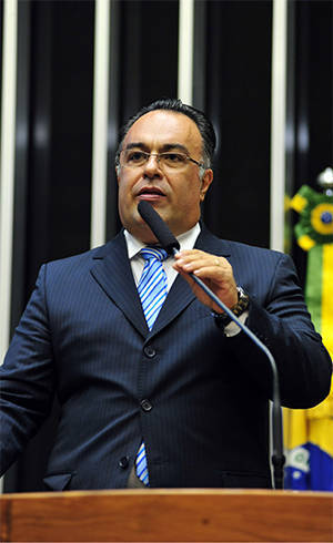 Petista André Vargas responde a processo no Conselho de Ética da Câmara por causa de suas relações com doleiro preso pela PF