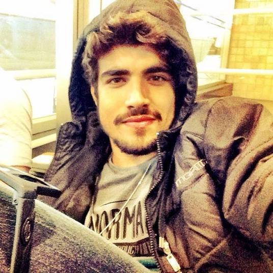 Caio Castro também faria sucesso caso aderisse à moda Caio Castro também faria sucesso caso aderisse à moda