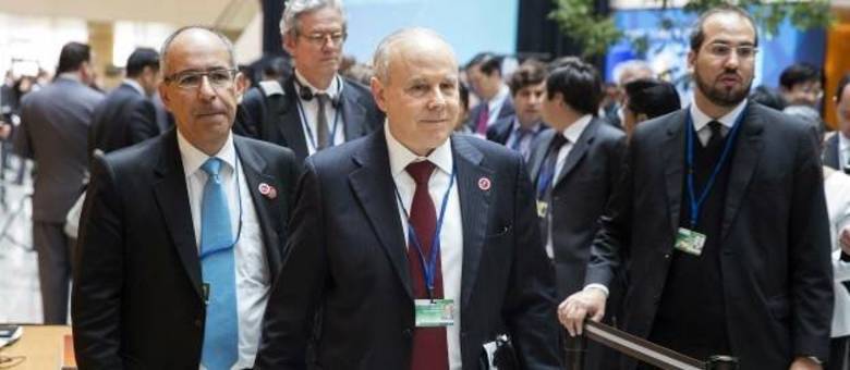 Neste sábado, o ministro da Fazenda, Guido Mantega, criticará demora dos EUA para ratificar reforma