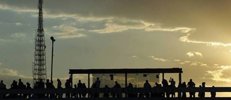 O tempo no DF nesta sexta-feira (27) será de sol, alternando com pancadas de chuva e possíveis trovoadas. A temperatura mínima será de 19ºC e a máxima de 29ºC. A umidade do ar deve ficar entre 38% e 72%