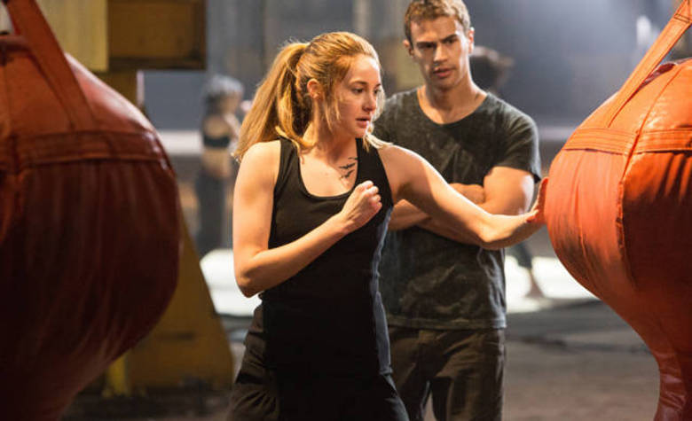 Chega aos cinemas brasileiros nesta quinta-feira (17) o sucesso internacional Divergente, adaptação do livro de mesmo nome. Um dos principais atrativos para o filme é a protagonista Shailene Woodley, revelação como atriz que já conquistou milhares de fãs Chega aos cinemas brasileiros nesta quinta-feira (17) o sucesso internacional Divergente, adaptação do livro de mesmo nome. Um dos principais atrativos para o filme é a protagonista Shailene Woodley, revelação como atriz que já conquistou milhares de fãs