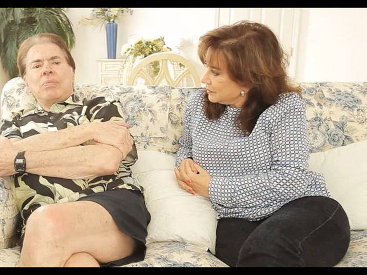 O apresentador Silvio Santos é outro famoso que tem propriedades na
região, e vez ou outra passa férias prolongadas por lá. Nos Estados
Unidos, o dono do SBT aproveita para levar uma vida tranquila e
despojada: não são raras as fotos dele de pijama, fazendo coisas comuns e
rotineiras O apresentador Silvio Santos é outro famoso que tem propriedades na
região, e vez ou outra passa férias prolongadas por lá. Nos Estados
Unidos, o dono do SBT aproveita para levar uma vida tranquila e
despojada: não são raras as fotos dele de pijama, fazendo coisas comuns e
rotineiras