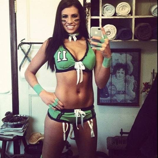 E a grande campeã, a gata da Liga é a morena Angela Rypien.
A gata do Seattle Mist falou sobre o título:
— Isto é incrivelmente motivador. Parabéns a todas as
garotas! Há realmente muitas atletas lindas nesta liga E a grande campeã, a gata da Liga é a morena Angela Rypien.
A gata do Seattle Mist falou sobre o título:
— Isto é incrivelmente motivador. Parabéns a todas as
garotas! Há realmente muitas atletas lindas nesta liga