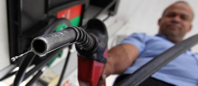 Nova gasolina passou a ser distribuída obrigatoriamente a todos os postos desde o início do ano