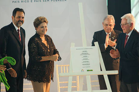 Ministro ratificou que governo vai construir 'puxadinhos' para a Copa