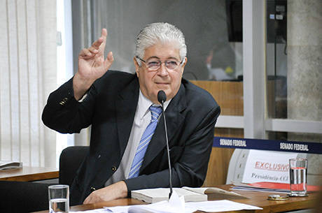Relatório de Requião propõe a proibição a pessoas jurídicas