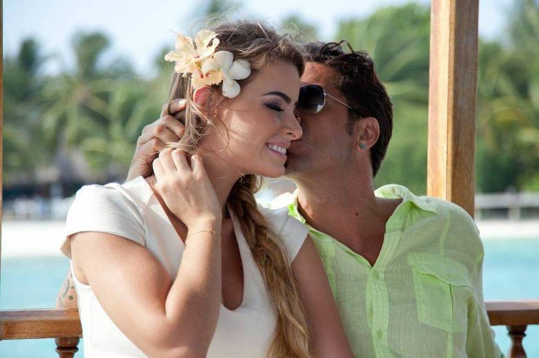 Lua de melForam divulgadas fotos da viagem de lua de mel de Latino e Rayanne Morais. Os dois estavam em Dubai Lua de melForam divulgadas fotos da viagem de lua de mel de Latino e Rayanne Morais. Os dois estavam em Dubai