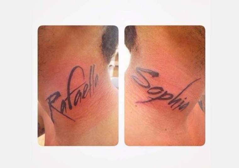 Fã de tatuagens, Dentinho tratou de registrar os nomes das filhas Rafaella e Sophia no pescoço. Isso que é amor!